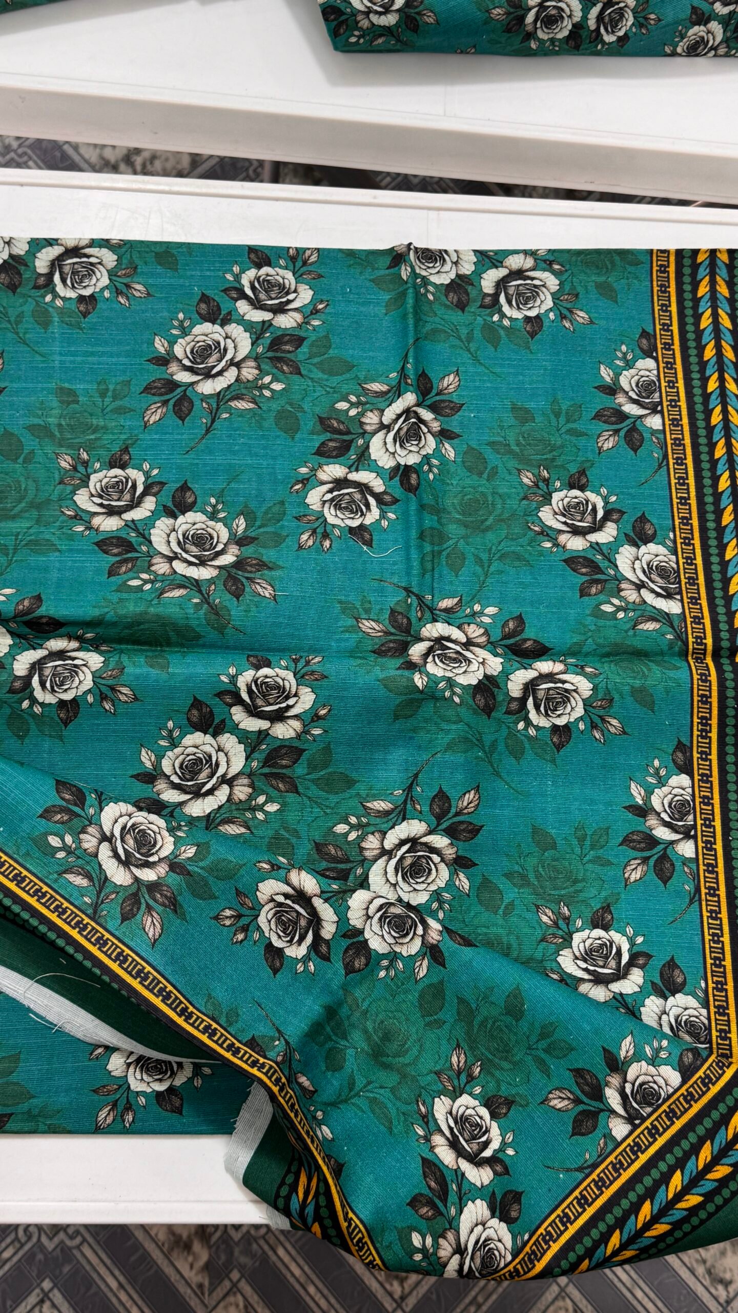 Unstitched 3 Piece Khaddar – Exclusive Digital Khaddar | KHD-08 - Image 4